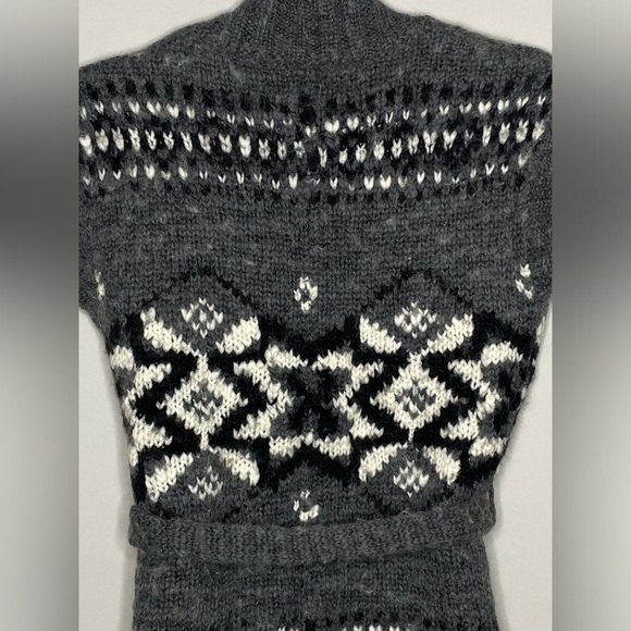 Mossimo Sweater Vest Size M Black Grey Wool Y2K Tribal Western Cozy Layer Boho - Picture 7 of 16